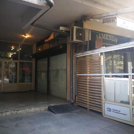 סקופיה Brick Apartment On Macedonia Pedestrian Street מראה חיצוני תמונה
