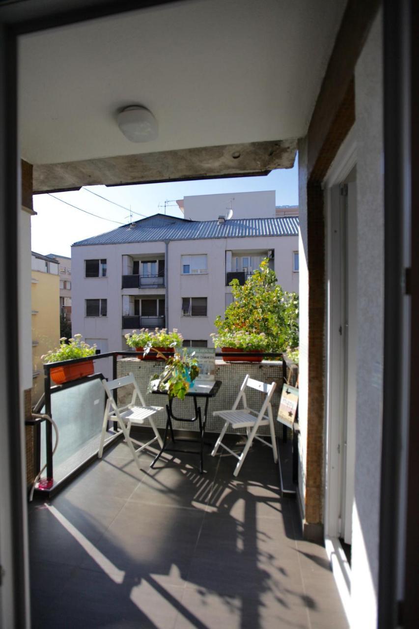 סקופיה Brick Apartment On Macedonia Pedestrian Street מראה חיצוני תמונה