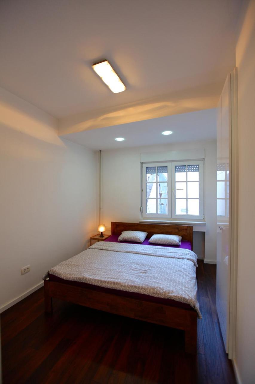 סקופיה Brick Apartment On Macedonia Pedestrian Street מראה חיצוני תמונה
